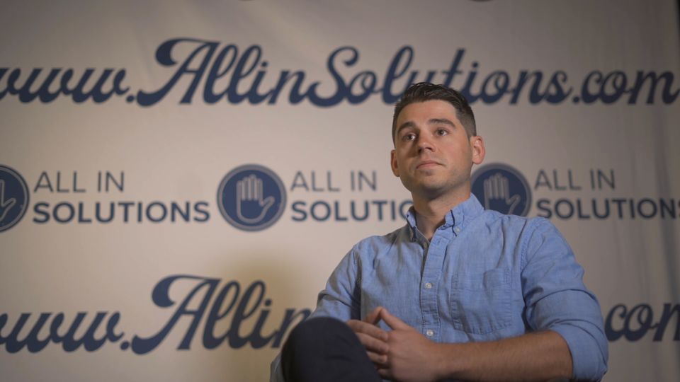 ais detox and rehab alumni andrew giving his testimony