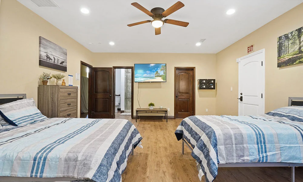 Male Sober Living Bedroom