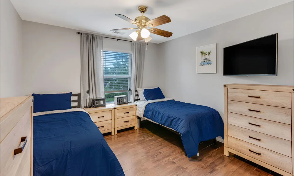 Female Sober Living Bedroom Overview